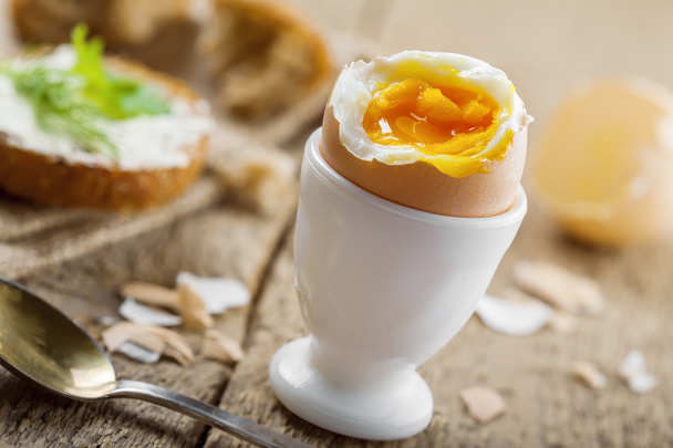 Boiled egg for breakfast - Фото, зображення