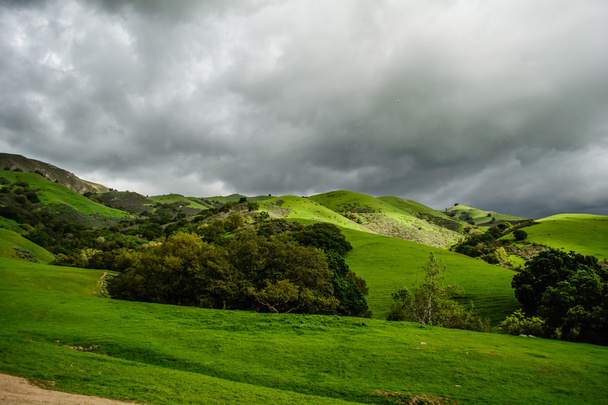 Green Mountain Under Heavy Cloud - Photo, Image