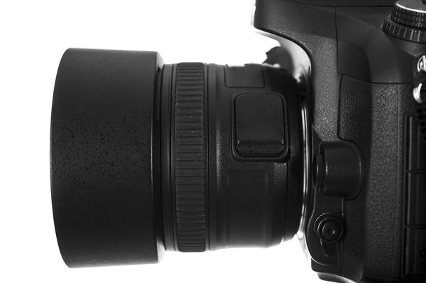 Musta digitaalikamera eristetty valkoisella taustalla leikkaamalla
  - Valokuva, kuva