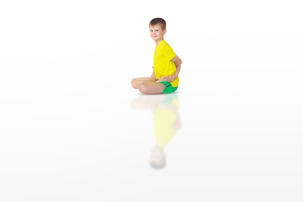 Ребенок йоги данурасана
 - Фото, изображение