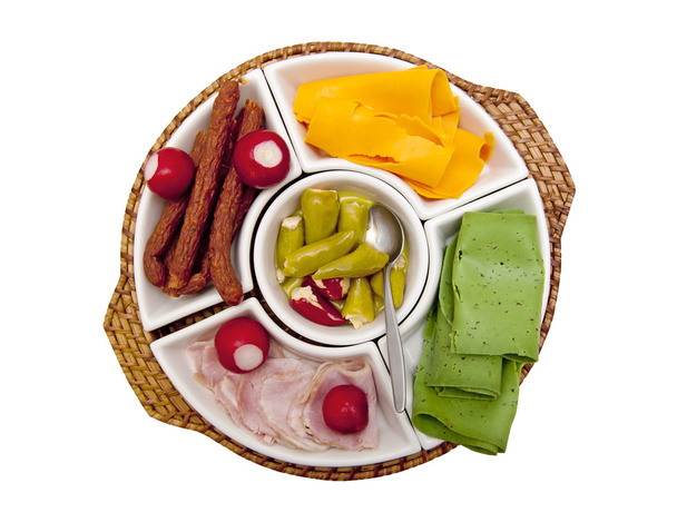 Teller mit Snacks isoliert auf weißem Hintergrund - Foto, Bild