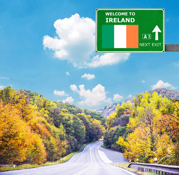 Ireland road sign against clear blue sky - Foto, imagen
