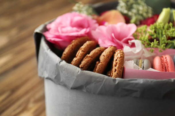 Gift box with flowers - Foto, Imagem