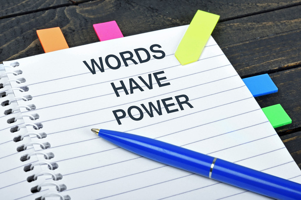 Words have power text on notepad - Foto, afbeelding
