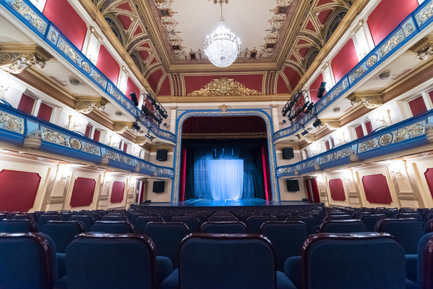 teatro vacío escenario
 - Foto, Imagen