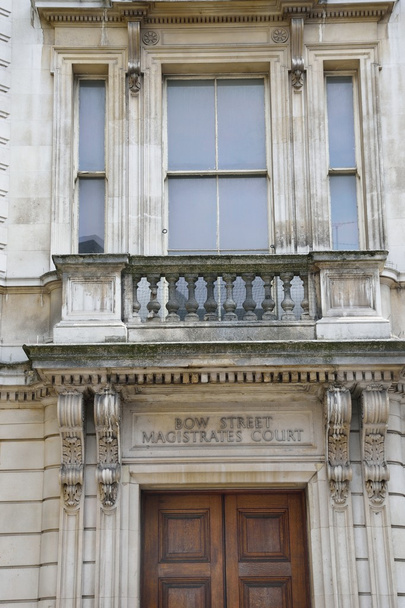 Πόρτα στο Λονδίνο Δικαστήριο δικαστών Bow Street - Φωτογραφία, εικόνα