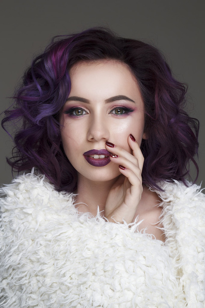 Portrait of beautiful fashion model with violet hair - Фото, изображение