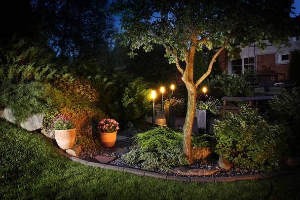 Oświetlenie domu oświetlenie ogrodowe - Zdjęcie, obraz