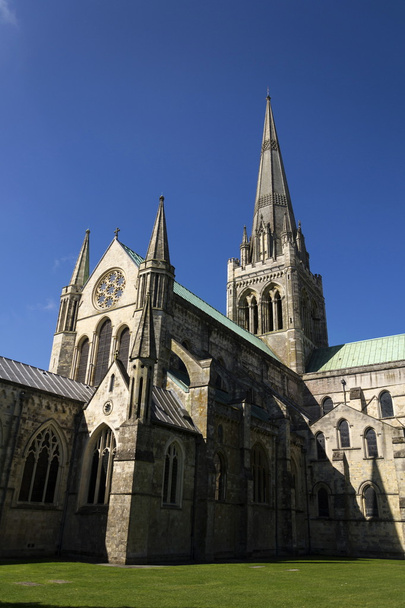 Cattedrale Chiesa della Santissima Trinità a Chichester, Inghilterra
 - Foto, immagini