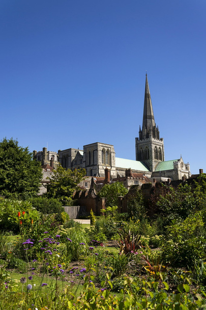 Catedral de la Santísima Trinidad en Chichester, Inglaterra
 - Foto, imagen