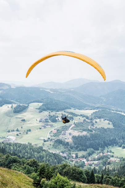 Paragliding, Donovaly, mountains scene, Slovakia - Φωτογραφία, εικόνα