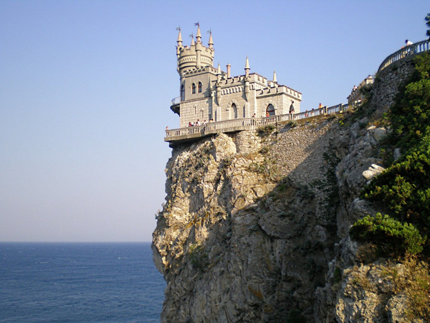 Vue sur le château du Nid d'Hirondelle, Crimée
 - Photo, image