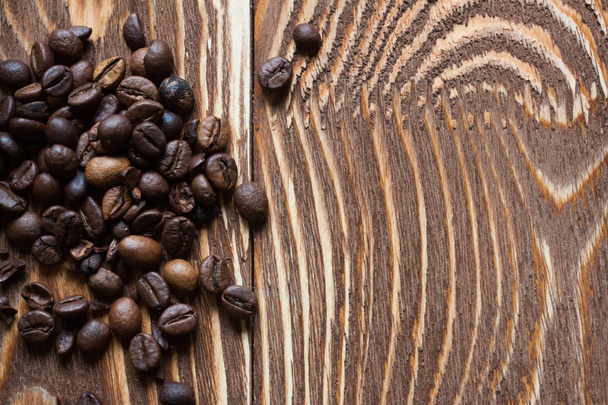 Kaffeebohnen auf Holz  - Foto, Bild