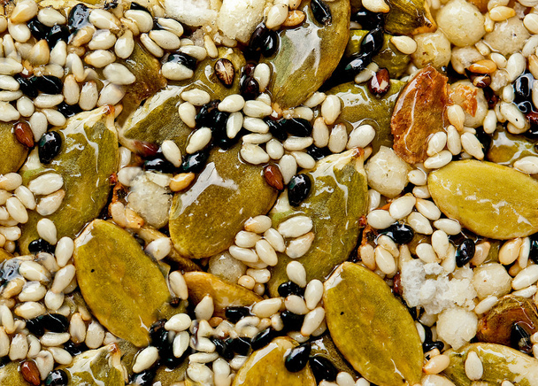 O Closeup de sobremesa crocante de abóbora de semente com preto e wh
 - Foto, Imagem