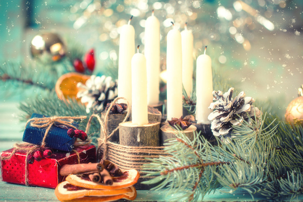 Decoração de Natal em fundo abstrato, filtro vintage, foco suave
 - Foto, Imagem