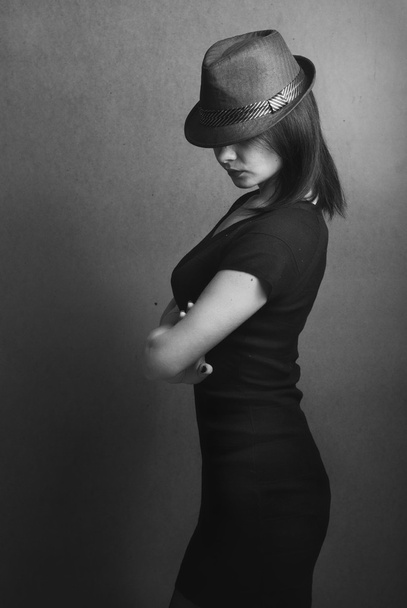 Style Noir : comédienne hollywoodienne au chapeau
, - Photo, image