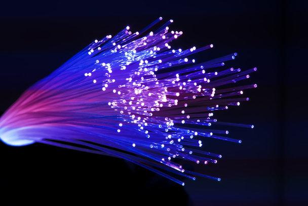 datos de transmisión de cables de fibra óptica - Foto, Imagen