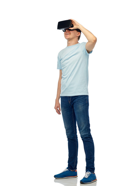 happy man in virtual reality headset or 3d glasses - Foto, Imagem