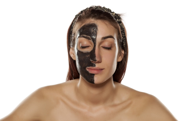 Περιποίηση προσώπου - μάσκα προσώπου  - Φωτογραφία, εικόνα