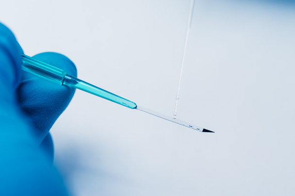 Vitrificazione (crioconservazione) di campioni di sperma o ovociti
 - Foto, immagini