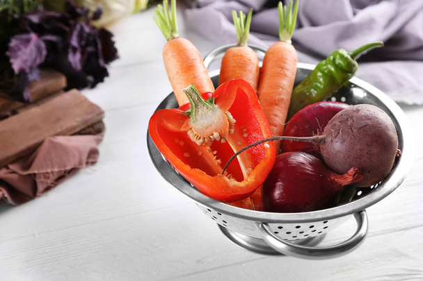 Fresh vegetables in colander  - Foto, afbeelding