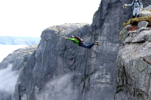 Parachoques en Noruega
 - Foto, Imagen