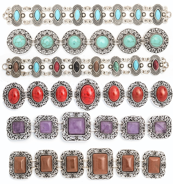 Набор браслетов изолирован
 - Фото, изображение