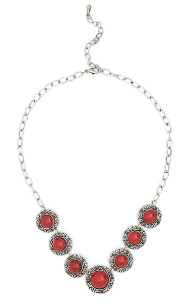 Halskette mit roten Steinen isoliert auf weiß - Foto, Bild