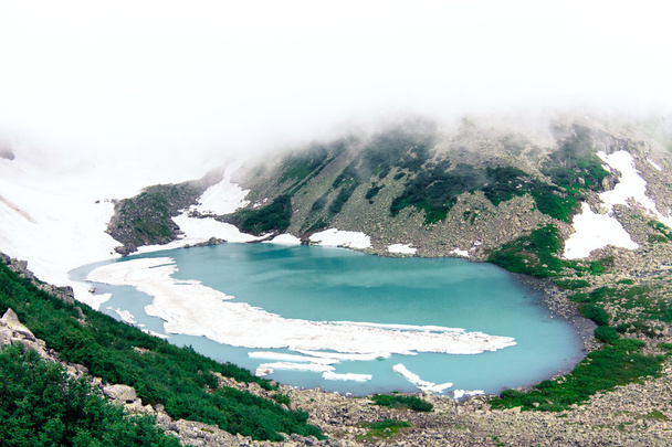 Lago na montanha
 - Foto, Imagem
