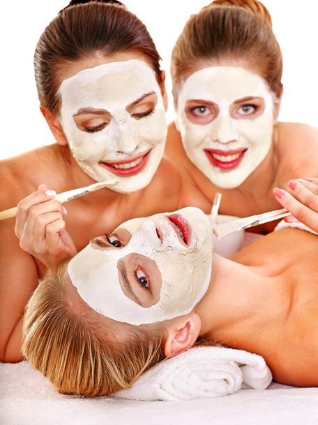 Frauen mit Gesichtsmaske. - Foto, Bild