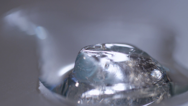 Sciogliere il ghiaccio galleggiante
 - Filmati, video