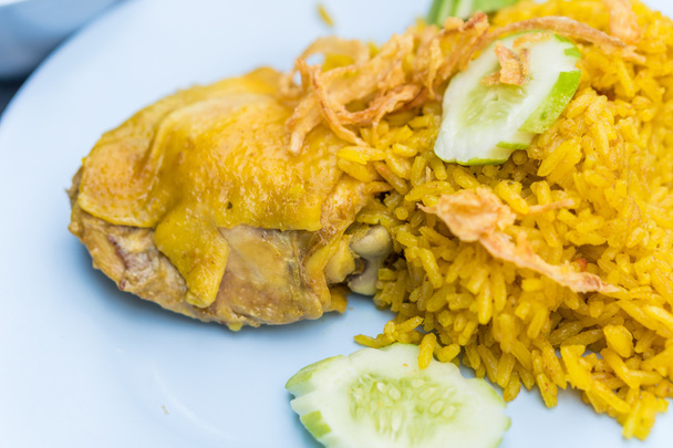 Κοτόπουλο μπιριάνι με πράσινο Chutney.khao mok («Καο mok» είναι το T - Φωτογραφία, εικόνα