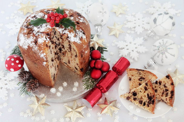 Csokoládé Pantettone karácsonyi sütemény - Fotó, kép