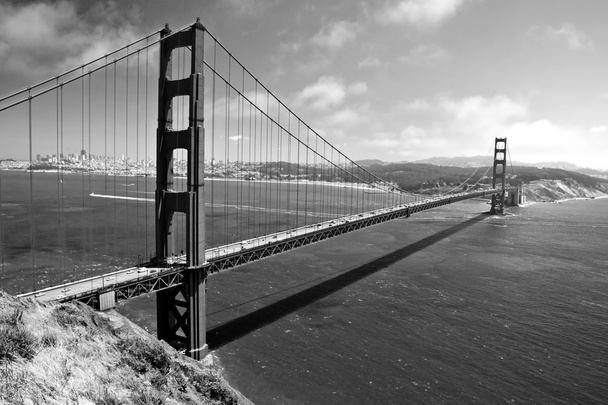 Puente Golden Gate en San Francisco en blanco y negro
 - Foto, Imagen