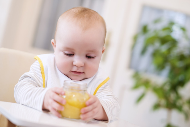 Comida para bebés en frasco
 - Foto, imagen