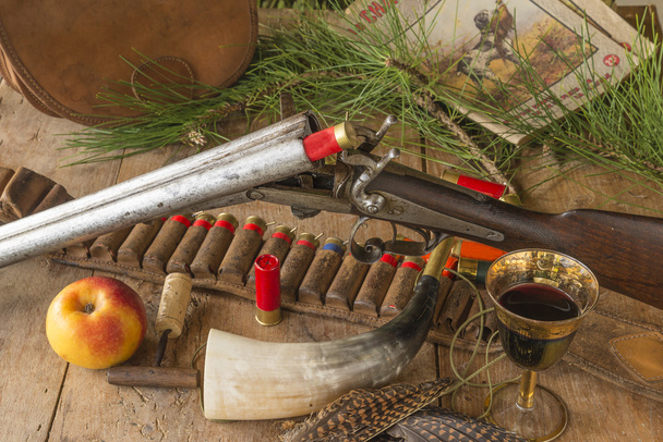 狩猟銃と狩猟用具 - 写真・画像
