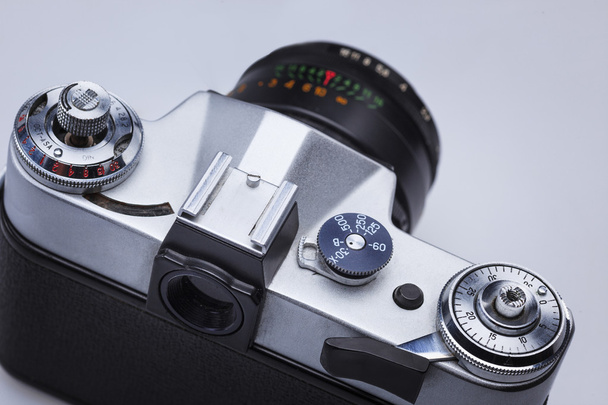 Closeup of old retro film camera lens - Fotografie, Obrázek