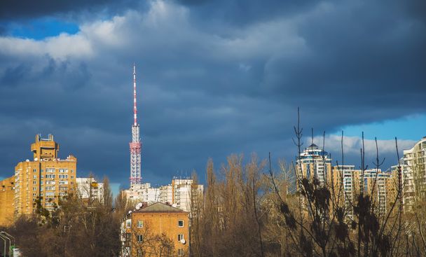 Kiev blue sky above the town - Foto, imagen