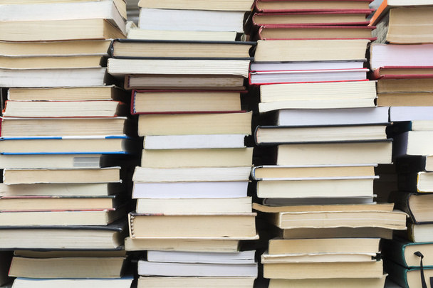 Montones de libros usados
 - Foto, imagen