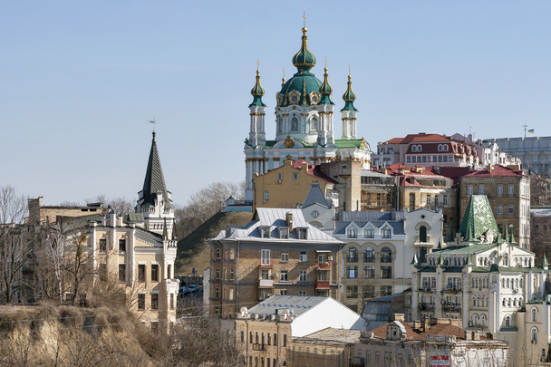 Андреевская церковь и Андреевский спуск в Киеве, Украина
 - Фото, изображение