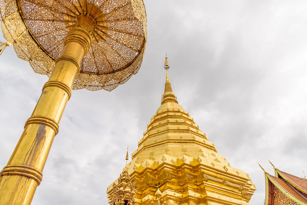 Świątynia Wat Phra że Doi. - Zdjęcie, obraz