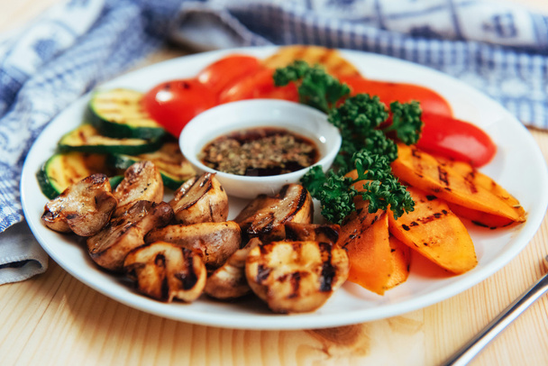 Grilled vegetables. Traditional cuisine. Grill kitchen. - Foto, afbeelding