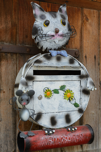 Chat et souris comme boîte aux lettres créative
 - Photo, image