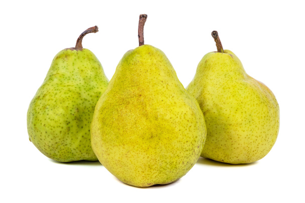 Tres peras frescas sobre fondo blanco
 - Foto, Imagen