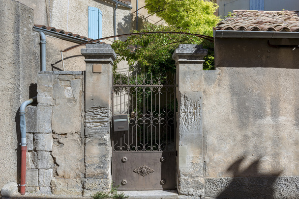 Gateway in middeleeuwse dorpje, Provence - Foto, afbeelding