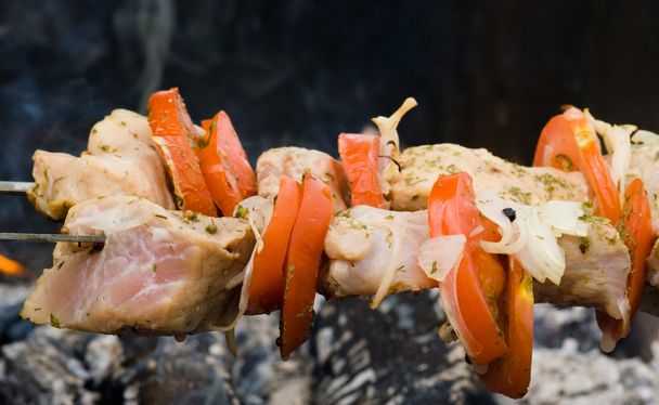 shashlik, κρέας, σουβλάκια στο ψήσιμο - Φωτογραφία, εικόνα