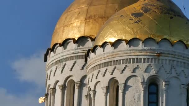 Kultainen kupoli Venäjän kirkko zoom ulos
 - Materiaali, video