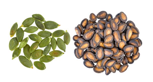 семена тыквы и семена арбуза изолированы на белом фоне
 - Фото, изображение