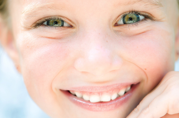 Smiling little girl - Valokuva, kuva
