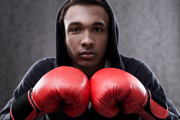 Serious African American boxer - Foto, imagen